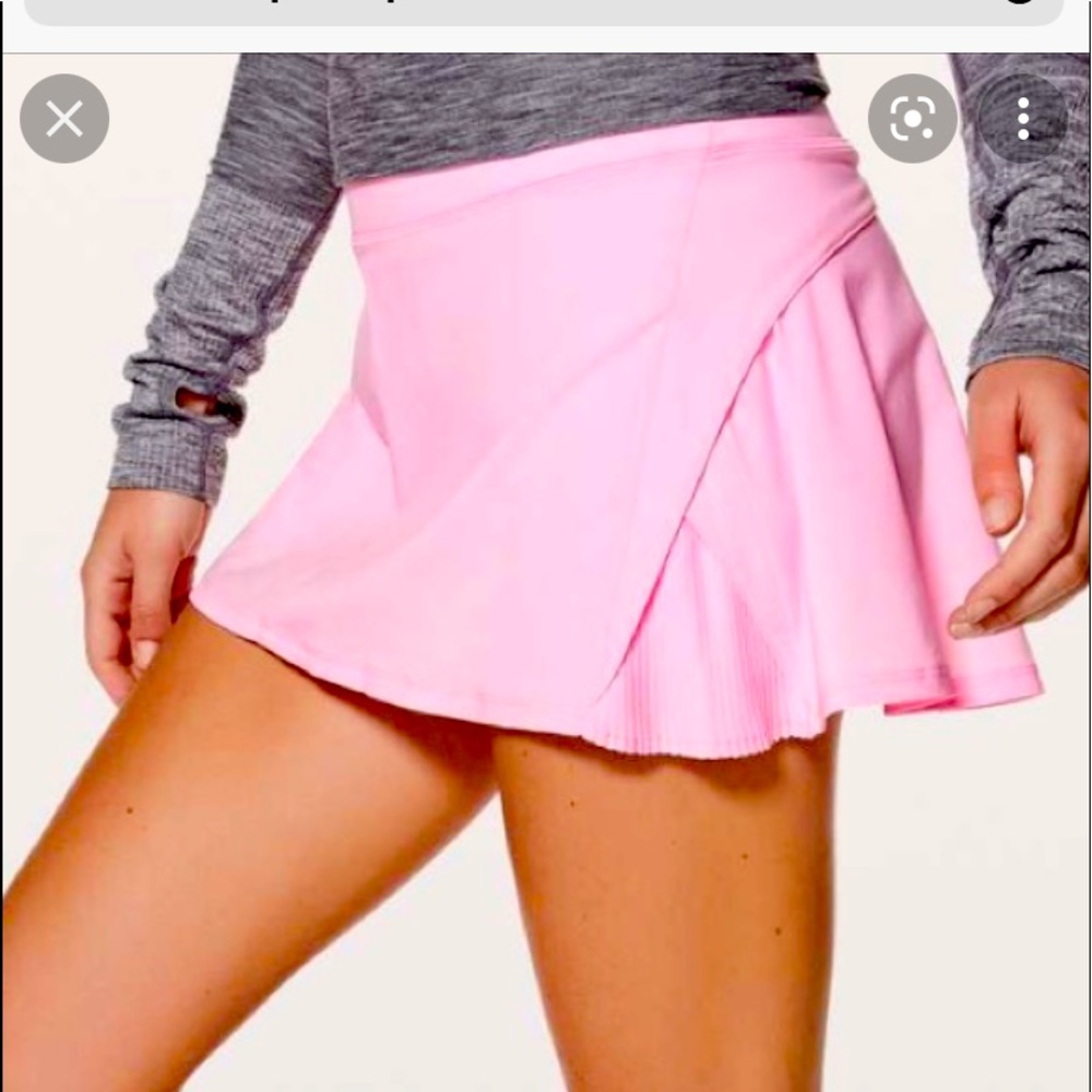 ISO lulu play off the pleats skirt in pearl pink